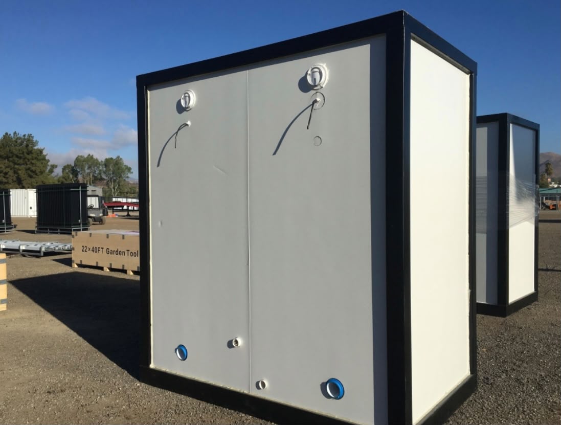 mobile_toilet_2stall5 mobile_toilet_2stall5